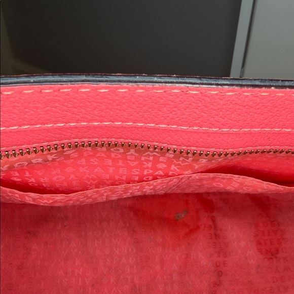 Kate Spade EUC coral pebble, leather satchel bag. Cross/removeable strap - Picture 11 of 11